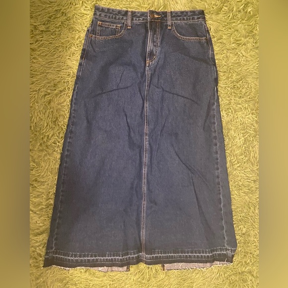 Urban Outfitters Denim A-Line midi skirt! - Picture 2 of 5
